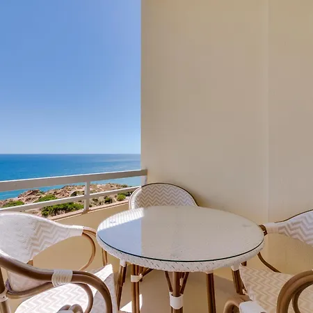 Nine Above The Sea Apartment *