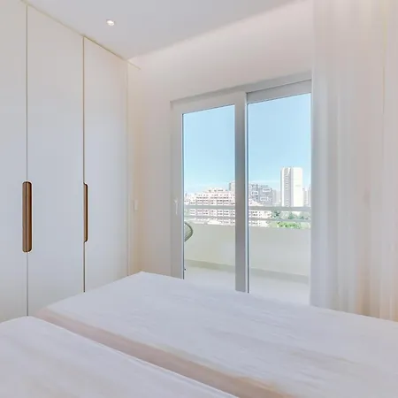 Apartment Nine Above The Sea