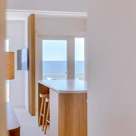 Apartment Nine Above The Sea
